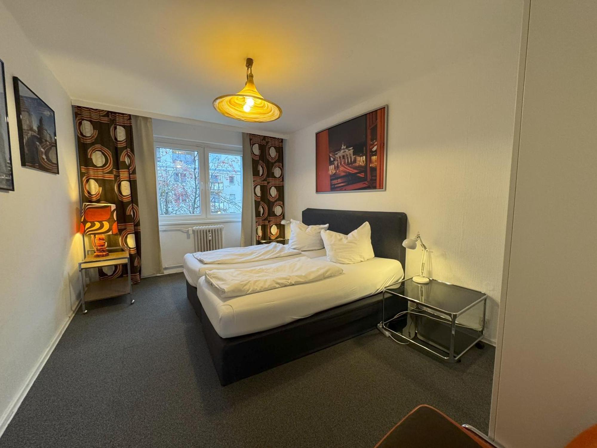 M M Central Vintage Family, Handwerker Und Monteure Apartments Берлин Екстериор снимка