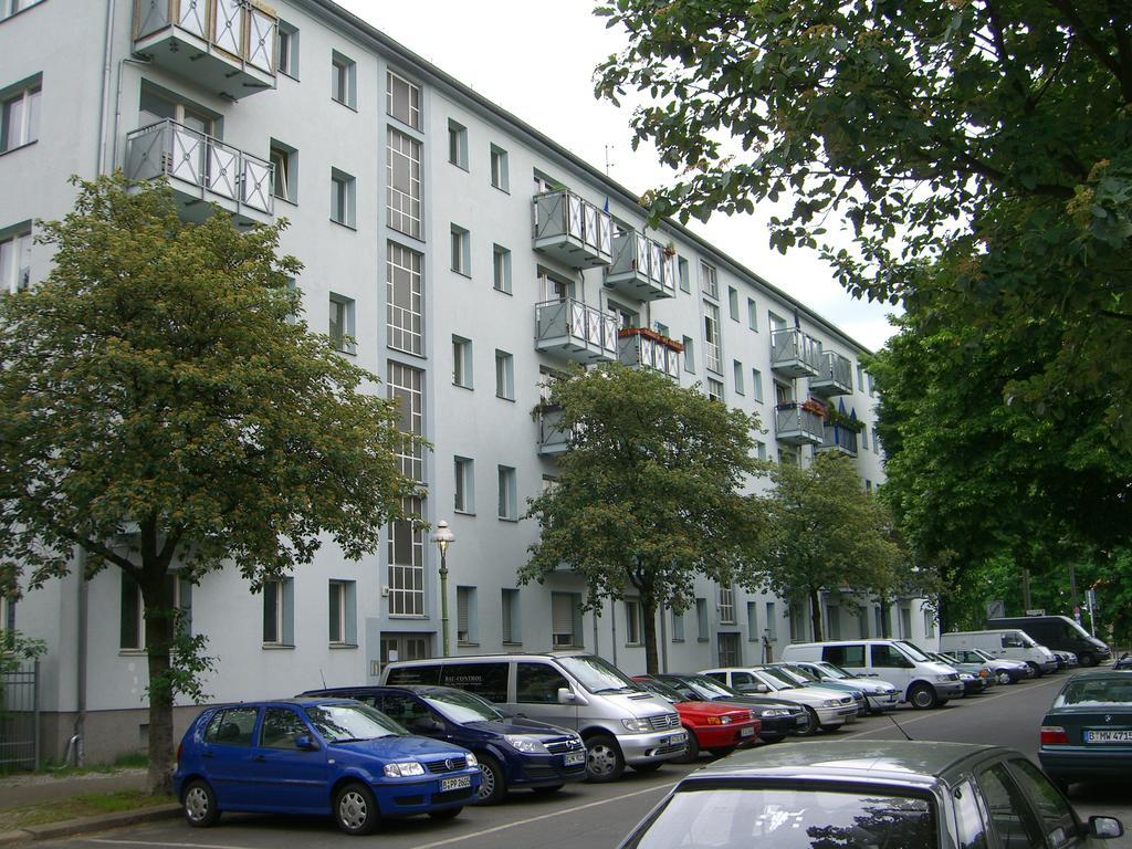 M M Central Vintage Family, Handwerker Und Monteure Apartments Берлин Екстериор снимка